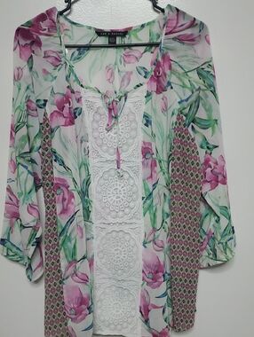 Zac & Rachel White Tunic with Pink Floral Lace Front
